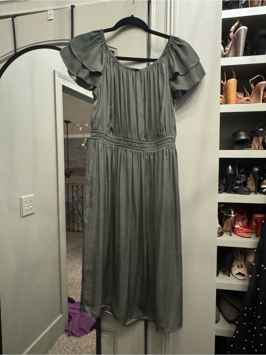LOFT Dresses & Skirts - Women's Olive Green Ruffle Sleeve Midi Dress
